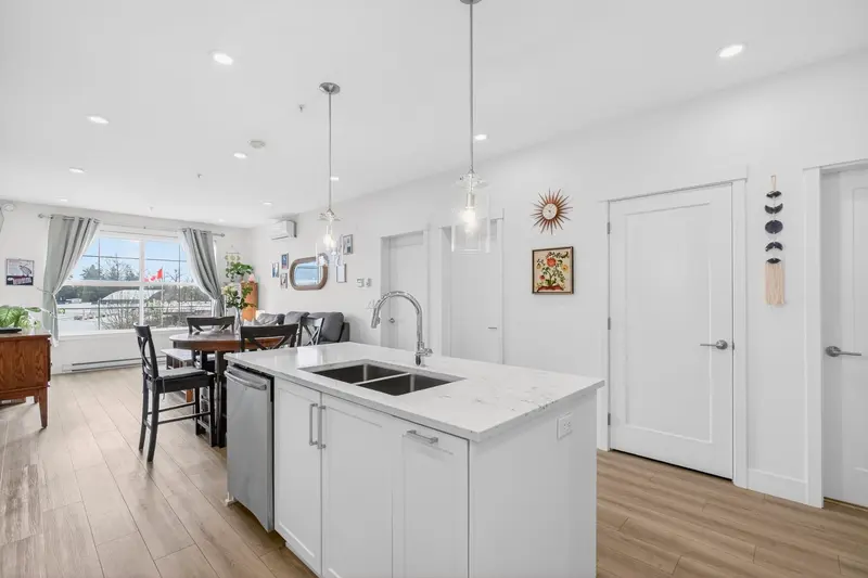 406 11865 227 STREET - photo 2 of 25