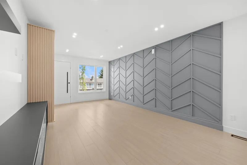 2 314 NELSON STREET - photo 1 of 25