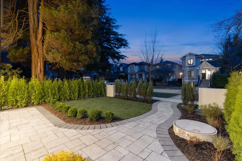 1 4549 W 11TH AVENUE - photo 3 of 25