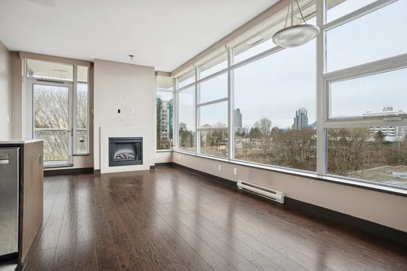 602 1088 W 14TH AVENUE - photo 1 of 25