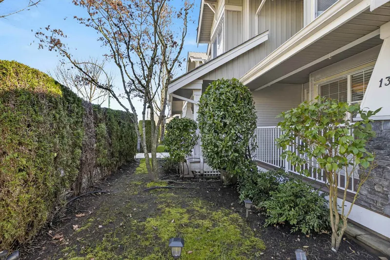 13 6568 193B STREET - photo 3 of 25