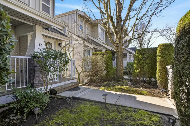 13 6568 193B STREET - photo 4 of 25