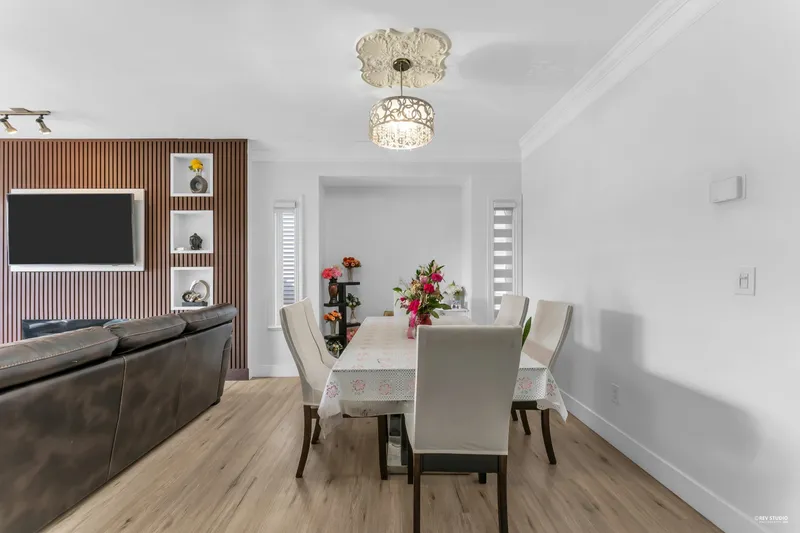 14015 82 AVENUE - photo 4 of 20