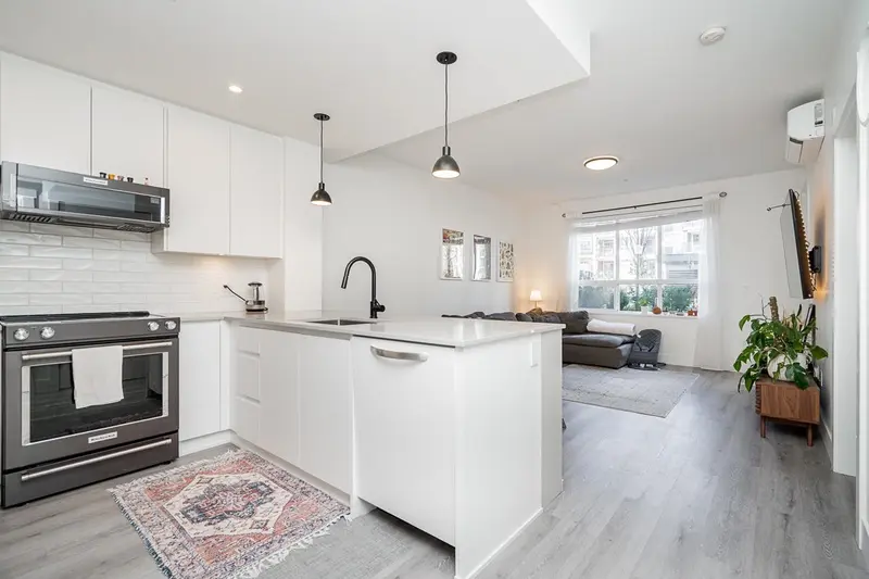 1206 2180 KELLY AVENUE - photo 4 of 25