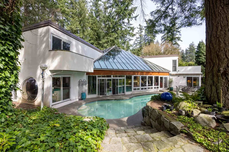 13642 28 AVENUE - photo 2 of 25