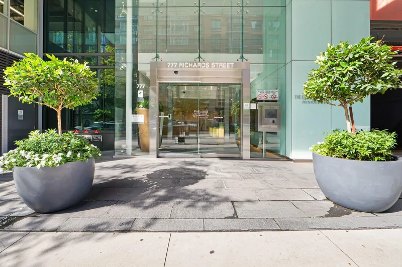 4201 777 RICHARDS STREET - photo 3 of 25