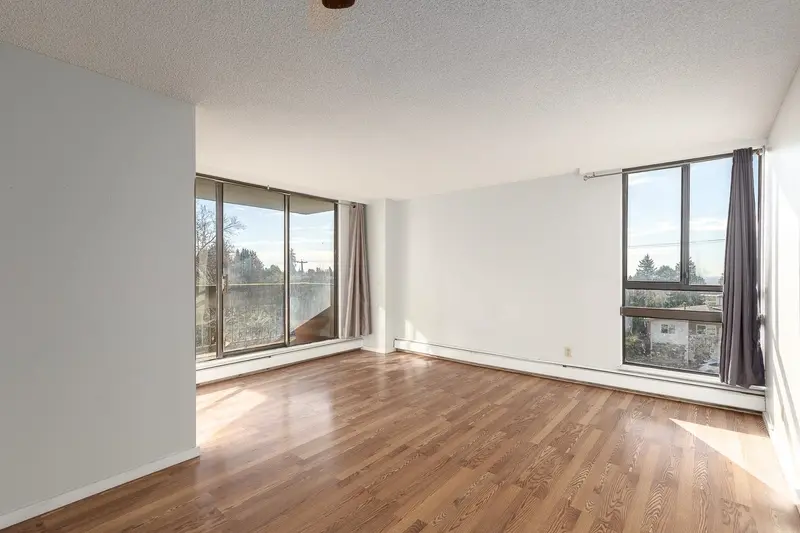 403 4105 IMPERIAL STREET - photo 2 of 14