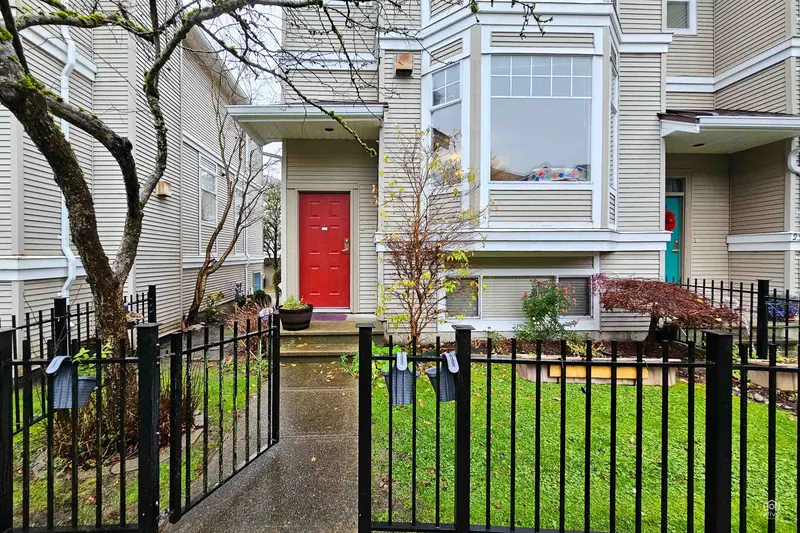 22 6518 121 STREET - photo 2 of 25