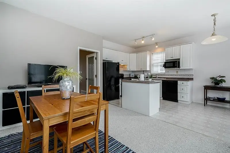 22 6518 121 STREET - photo 4 of 25