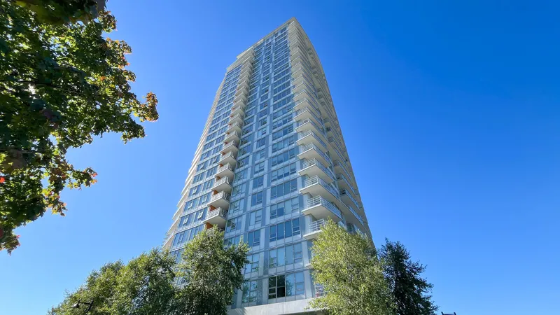 2304 530 WHITING WAY - photo 1 of 25