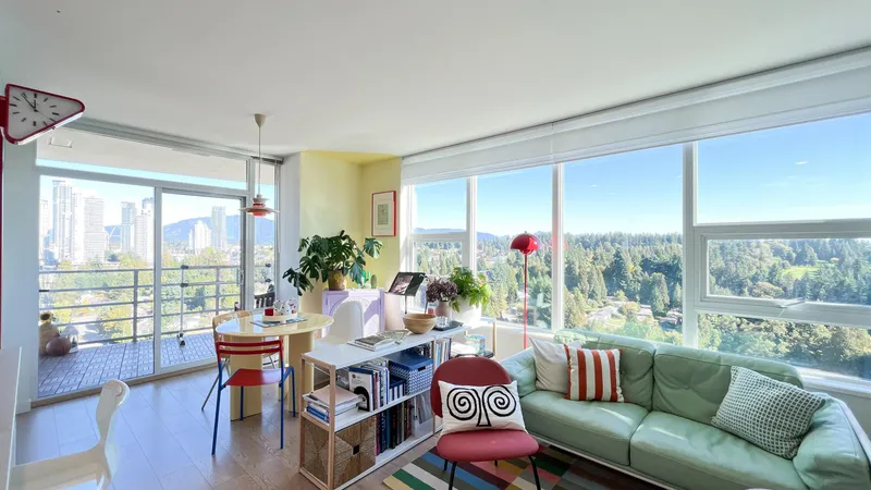 2304 530 WHITING WAY - photo 2 of 25