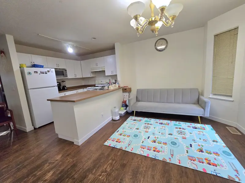 53 8888 151 STREET - photo 4 of 20