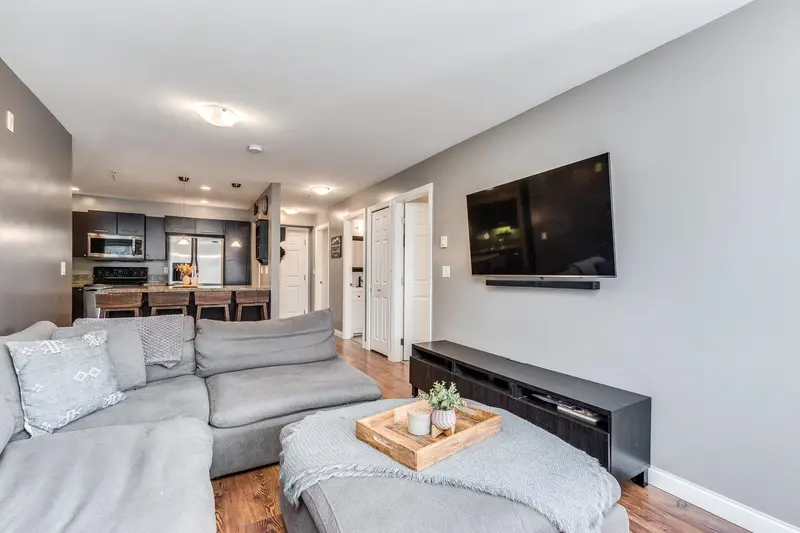 114 5438 198 STREET - photo 4 of 23