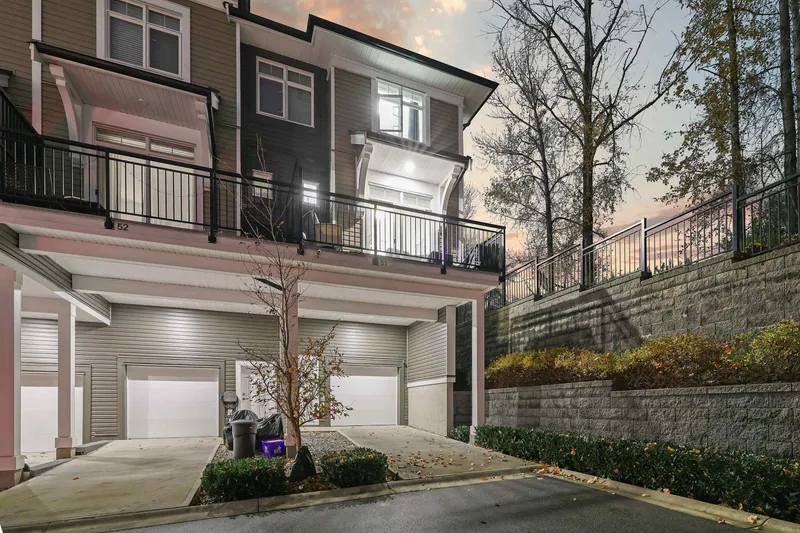 51 2070 OAK MEADOWS DRIVE - photo 2 of 25