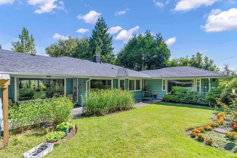 1258 W 33RD AVENUE - photo 3 of 20