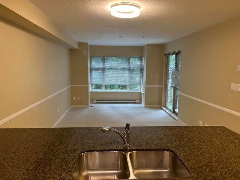 205 7337 MACPHERSON AVENUE - photo 3 of 10