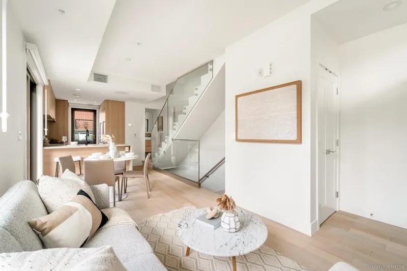 6322 OAK STREET - photo 4 of 17