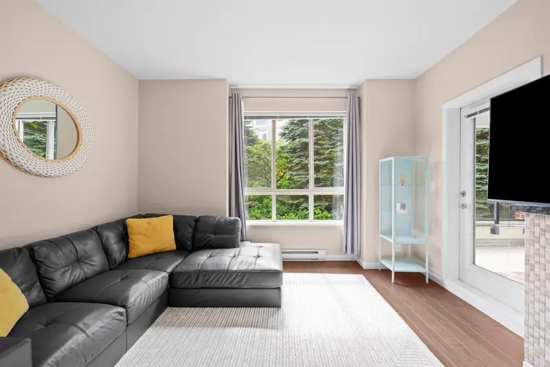 209 270 FRANCIS WAY - photo 2 of 23