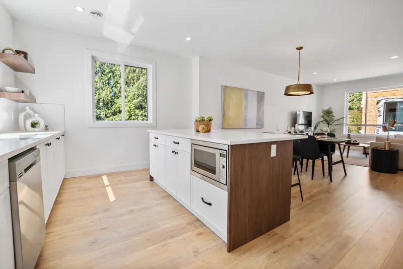 24 12635 63 AVENUE - photo 1 of 25