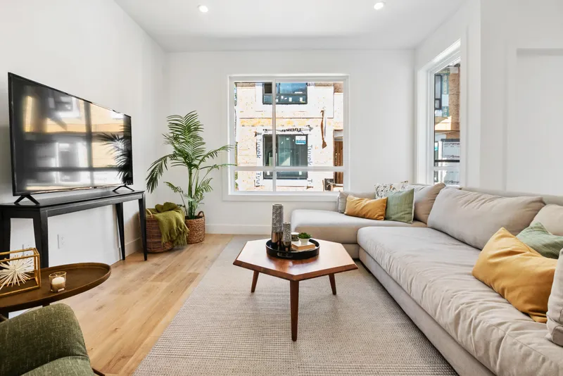 24 12635 63 AVENUE - photo 4 of 25