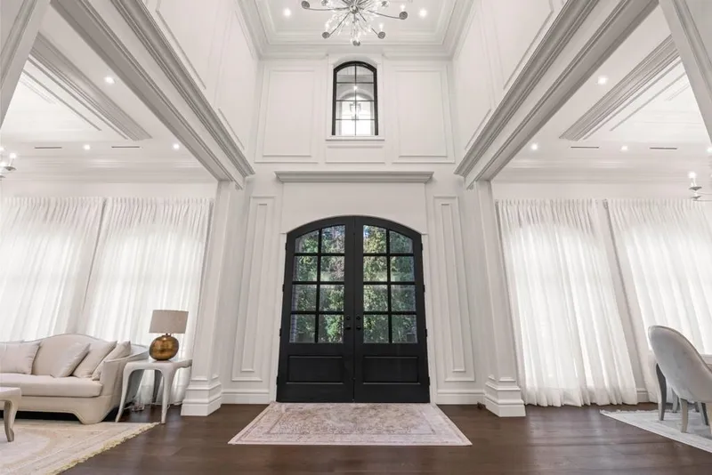 13136 24 AVENUE - photo 4 of 25