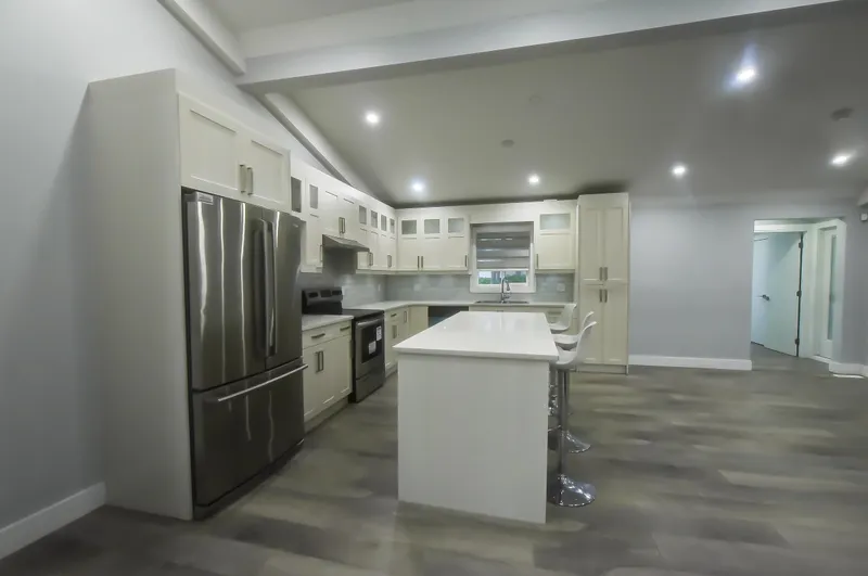 1675 136 STREET - photo 2 of 25