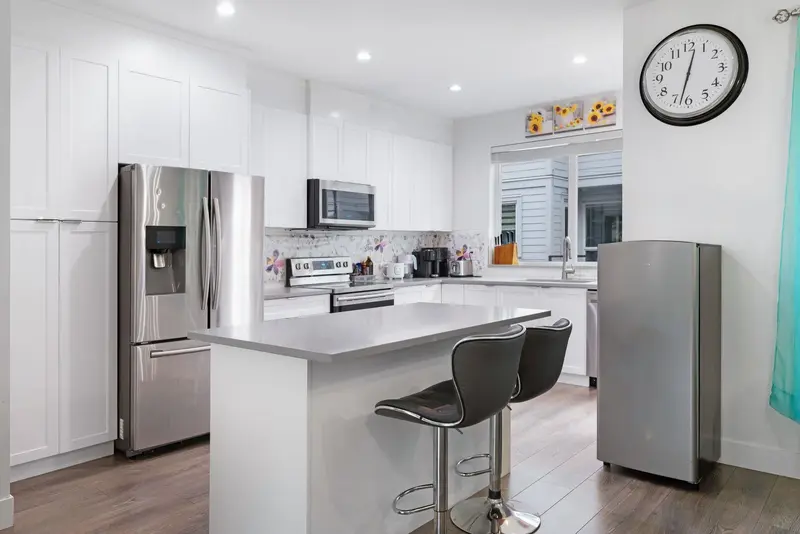 2 12088 76 AVENUE - photo 3 of 13