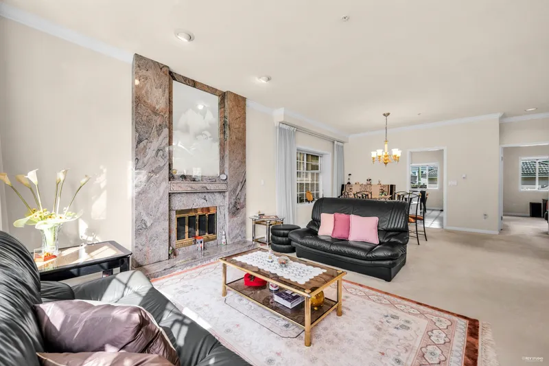 6388 LABURNUM STREET - photo 4 of 25