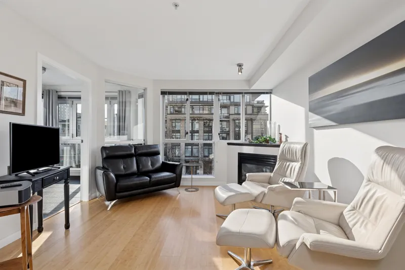 311 122 E 3RD STREET - photo 2 of 24