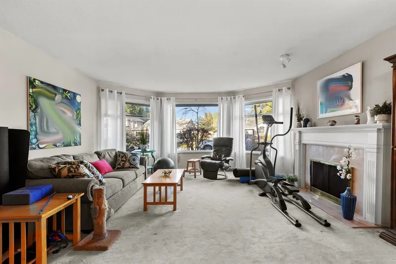 16328 108A AVENUE - photo 3 of 25