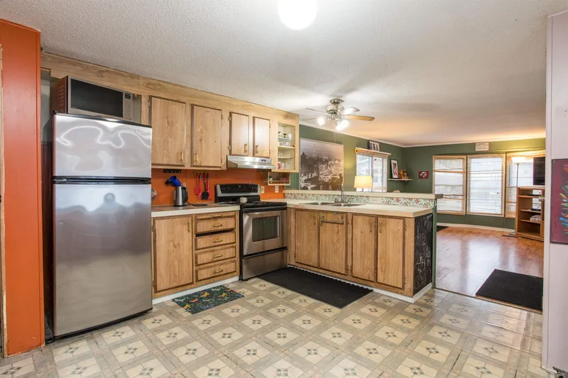 95 145 KING EDWARD STREET - photo 2 of 24