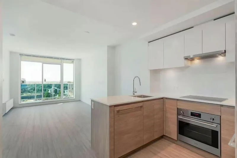 811 13615 FRASER HIGHWAY - photo 2 of 16