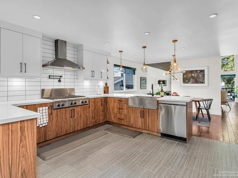 1636 FARRELL CRESCENT - photo 4 of 25