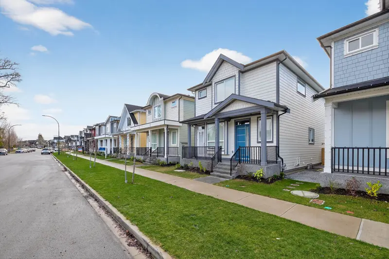 17126 1 AVENUE - photo 2 of 25