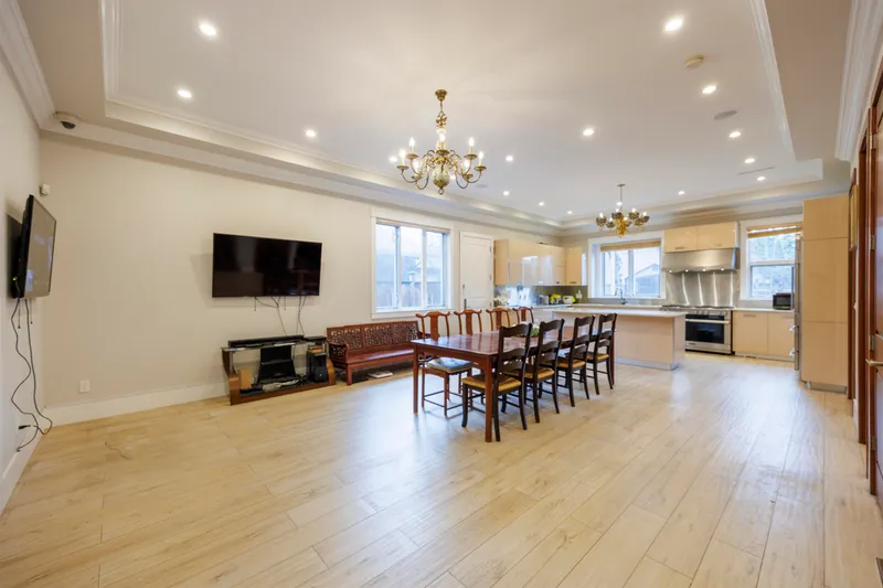 8280 COLONIAL ROAD - photo 4 of 25