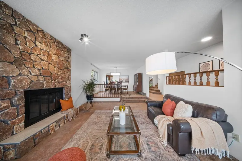 1940 LEACOCK STREET - photo 4 of 25