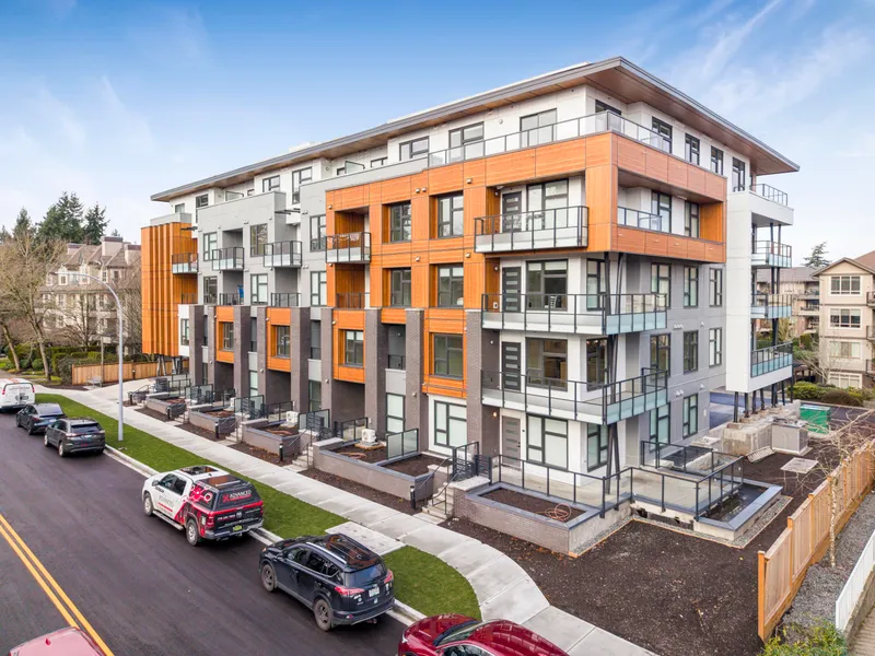 407 15353 17 AVENUE - photo 1 of 25