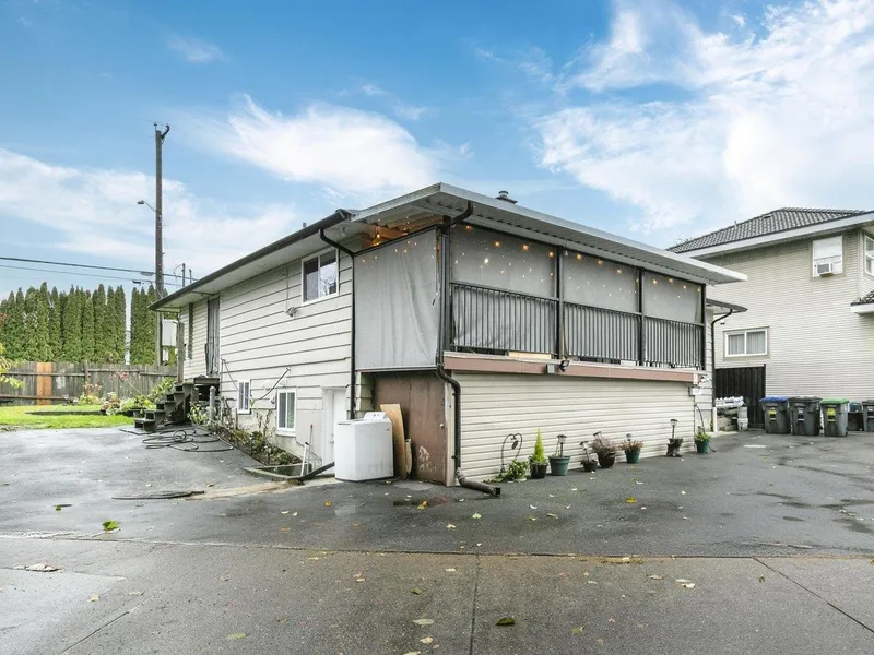 13229 87B AVENUE - photo 2 of 22