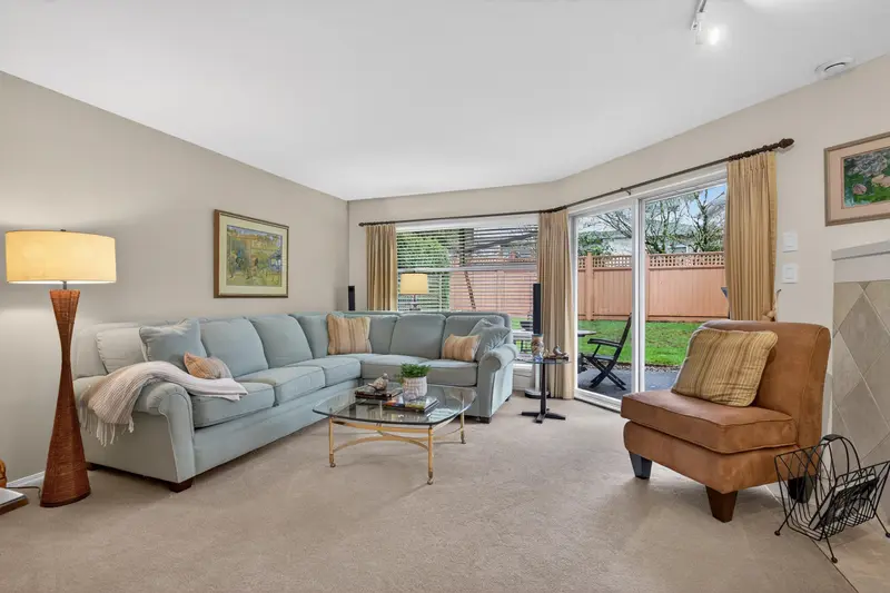 115 16080 82 AVENUE - photo 4 of 25