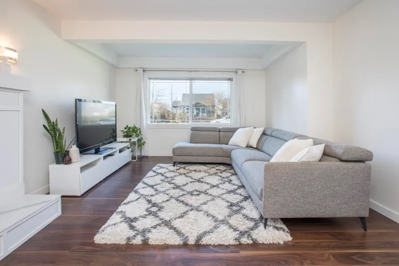 300 DOUGLAS CRESCENT - photo 4 of 25