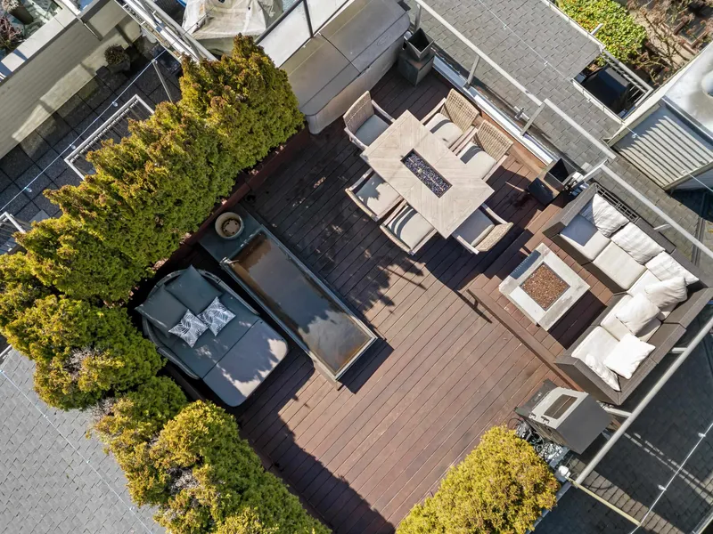 406 888 W 13TH AVENUE - photo 3 of 25