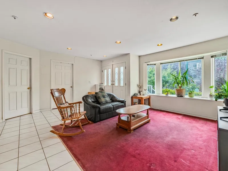 7191 FRASER STREET - photo 4 of 21