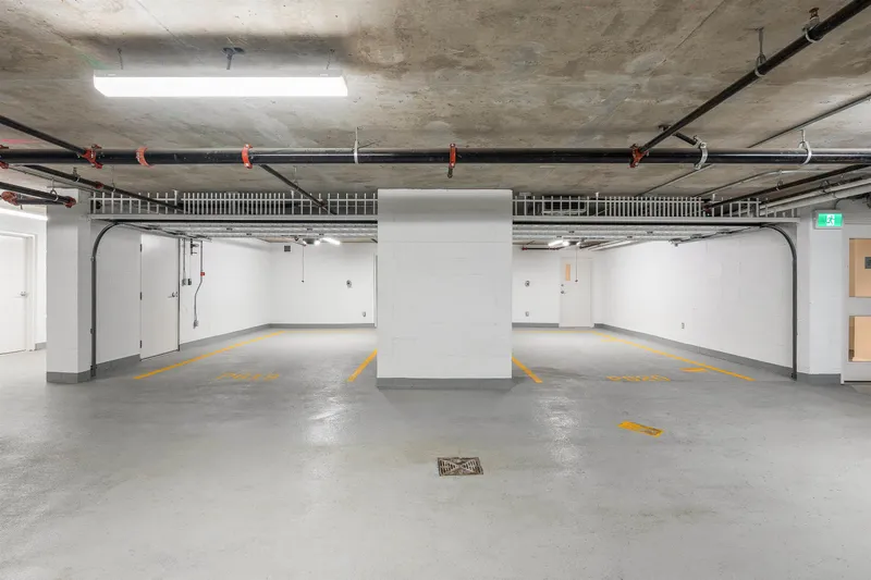 TH4 13778 100TH AVENUE - photo 2 of 14