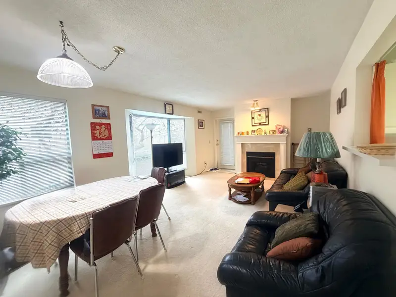 203 5250 VICTORY STREET - photo 3 of 16