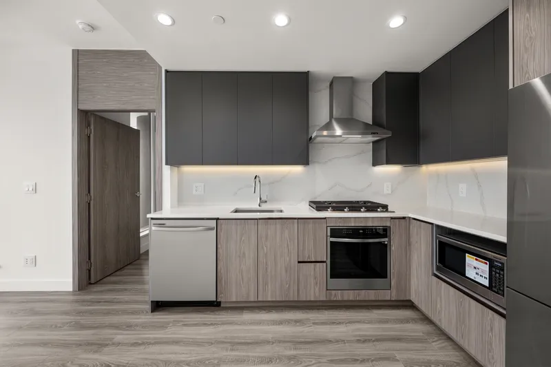 3908 10750 135A STREET - photo 3 of 25