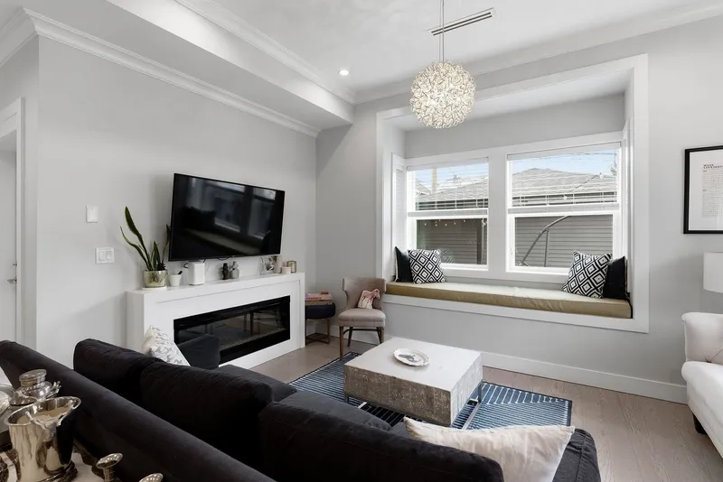 1371 E 13TH AVENUE - photo 3 of 25