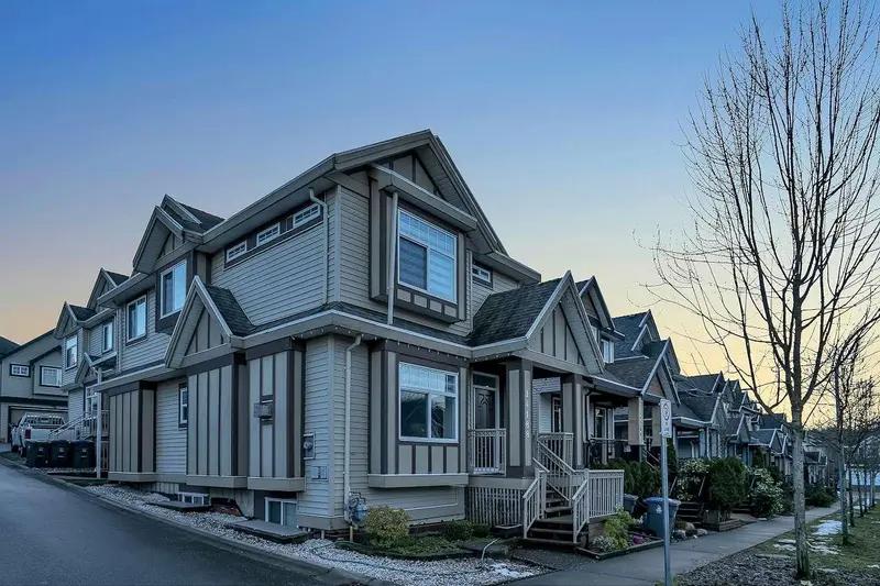 14188 62B AVENUE - photo 2 of 25