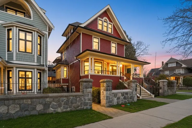 1967 NAPIER STREET - photo 1 of 25