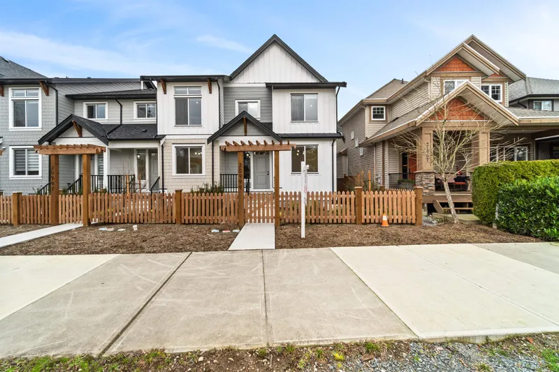 20999 83 AVENUE - photo 2 of 25