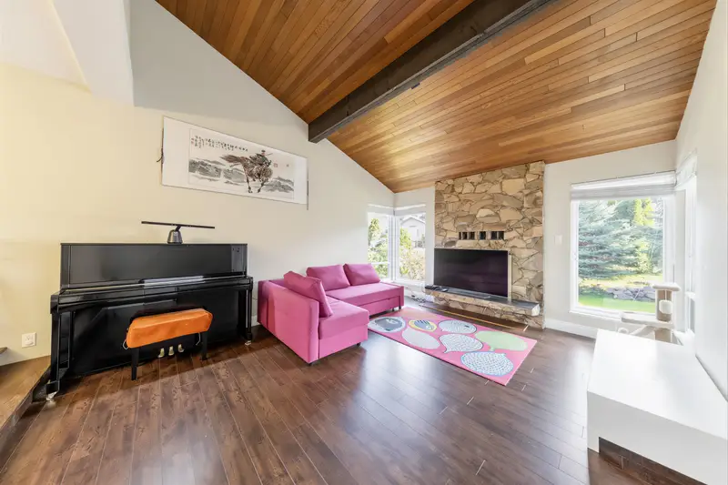 7763 HAZELMERE STREET - photo 4 of 25